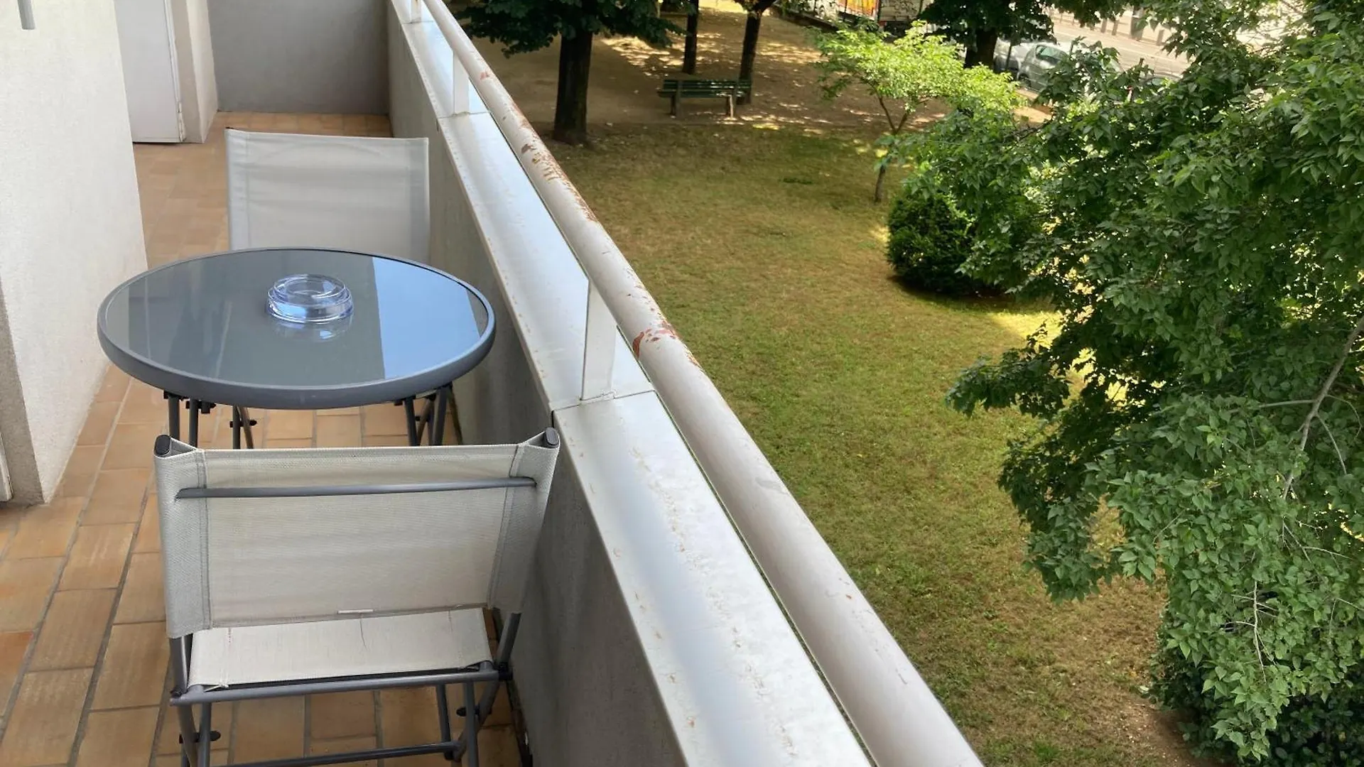 Spacieux, Lumineux Et Bien Place Pour 6Personnes, Parking Interieur Villeurbanne