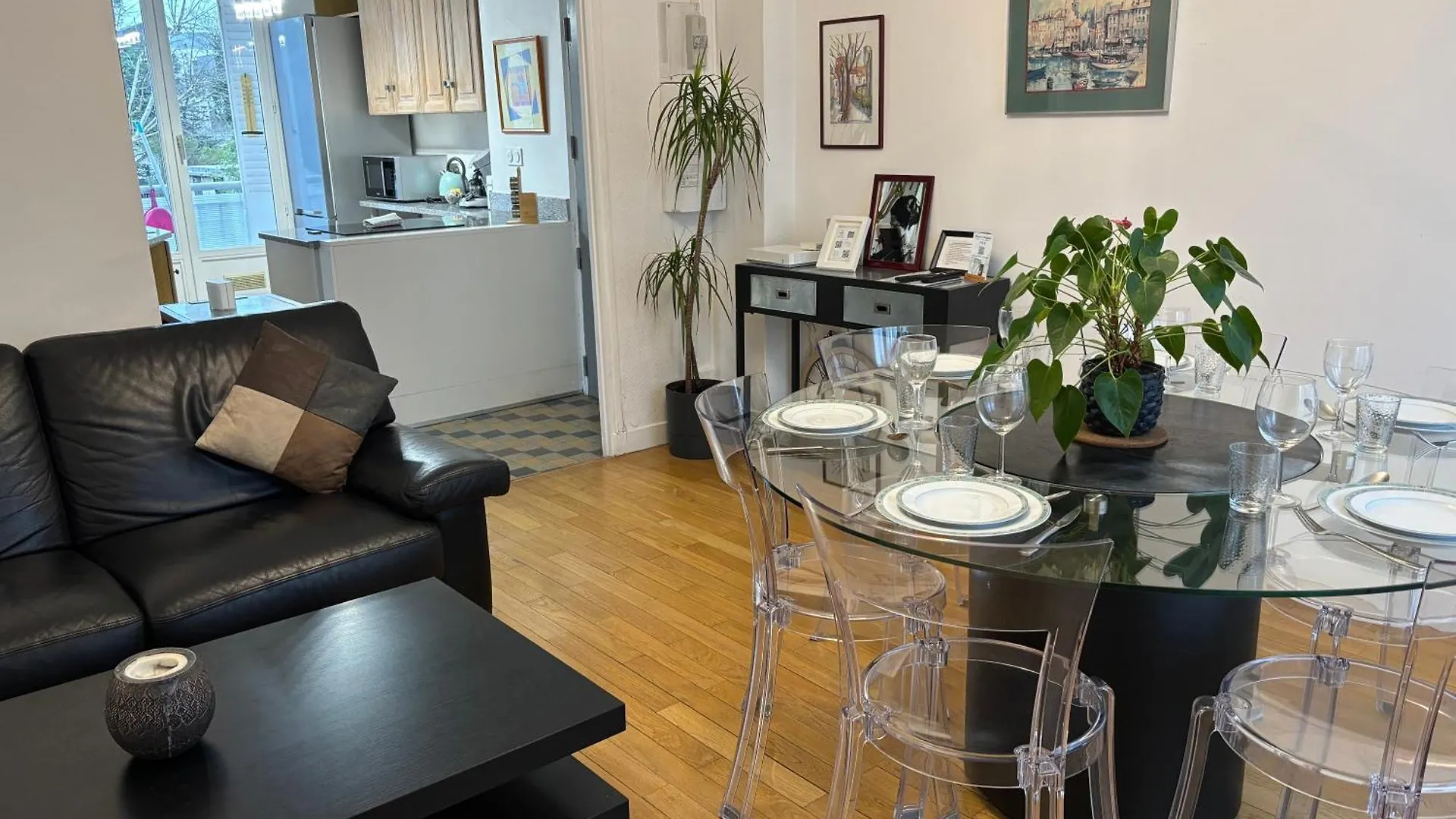 Daire Spacieux, Lumineux Et Bien Place Pour 6Personnes, Parking Interieur Villeurbanne