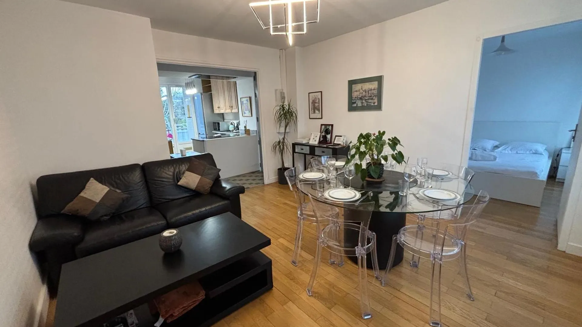 Daire Spacieux, Lumineux Et Bien Place Pour 6Personnes, Parking Interieur Villeurbanne Fransa