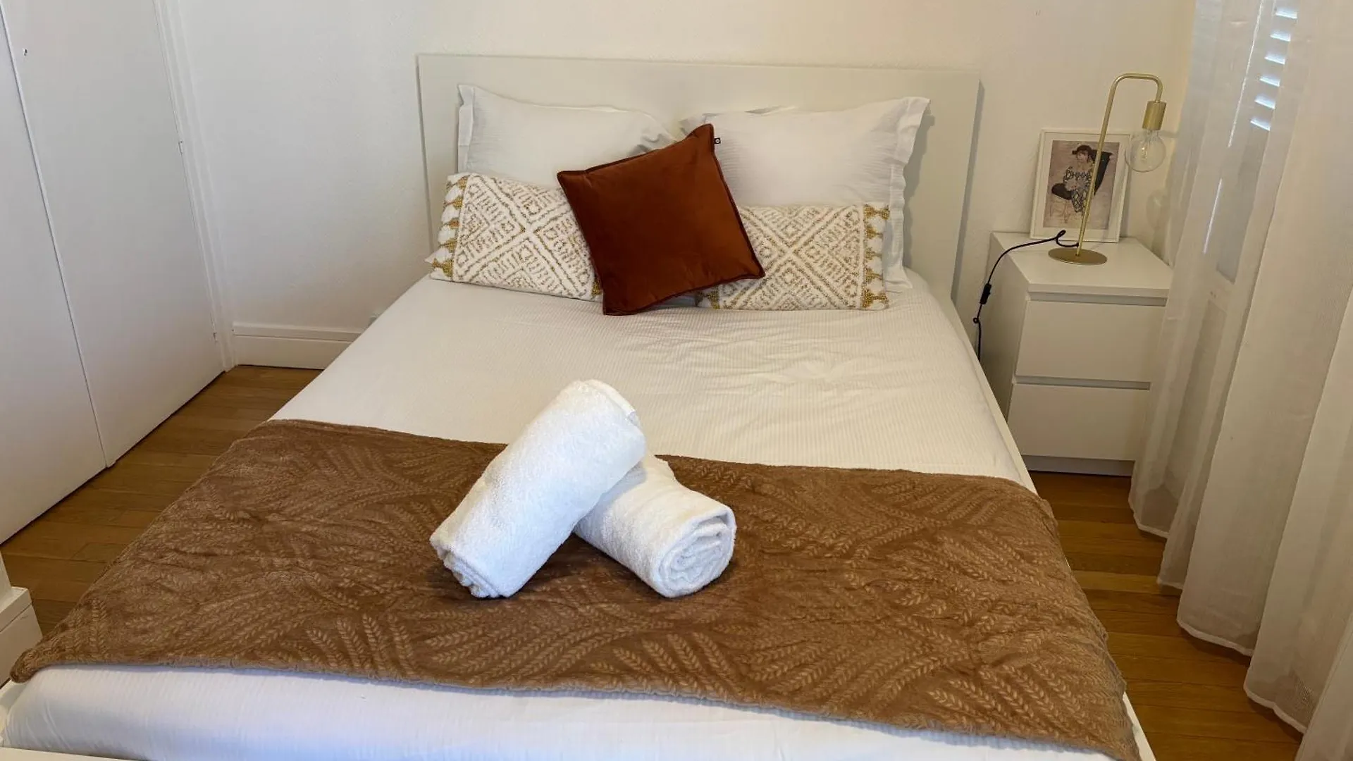 Spacieux, Lumineux Et Bien Place Pour 6Personnes, Parking Interieur Villeurbanne Daire